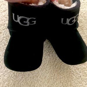 UGGS Brand New Baby Size 2/3